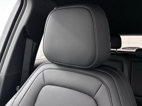 New 2026 GMC Terrain Elevation w/ Elevation Premium Package image 34