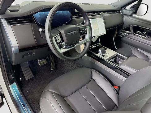 New 2026 Land Rover Range Rover Long Wheelbase SE AWD/4WD image 9