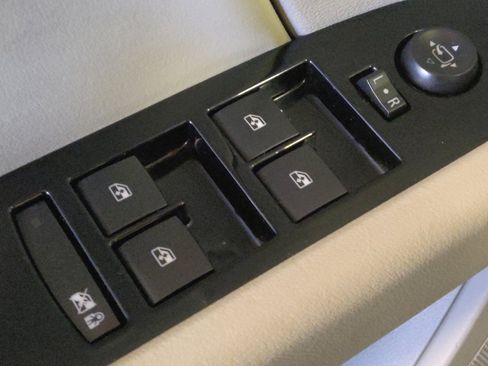 Used 2015 Cadillac XTS Luxury w/ Driver Awareness Package FWD image 27