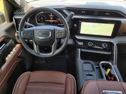 New 2026 GMC Sierra 3500 Denali Ultimate AWD/4WD image 10