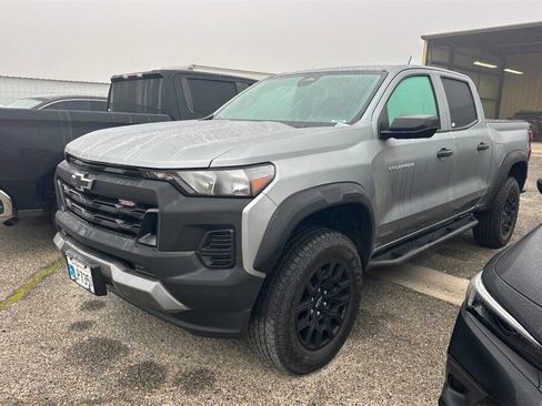 Used 2023 Chevrolet Colorado Trail Boss w/ Advanced Trailering Package image 2