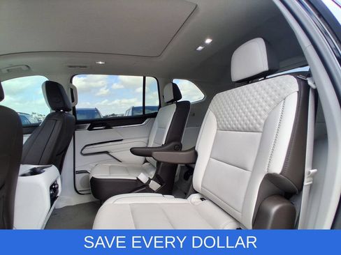 Used 2025 GMC Acadia Denali w/ Super Cruise Package FWD image 14