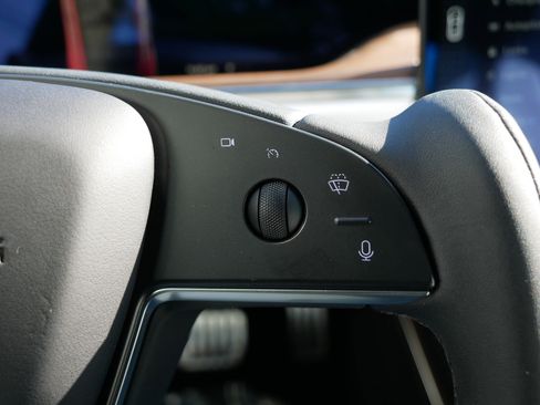 Used 2023 Tesla Model S image 30