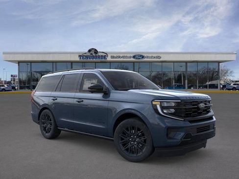 New 2026 Ford Expedition Platinum w/ Stealth Appearance Package image 7