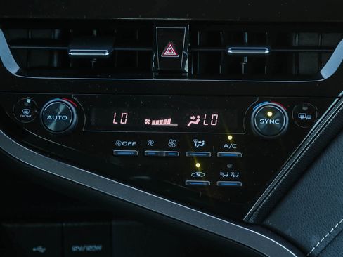 Used 2023 Toyota Camry XSE image 12