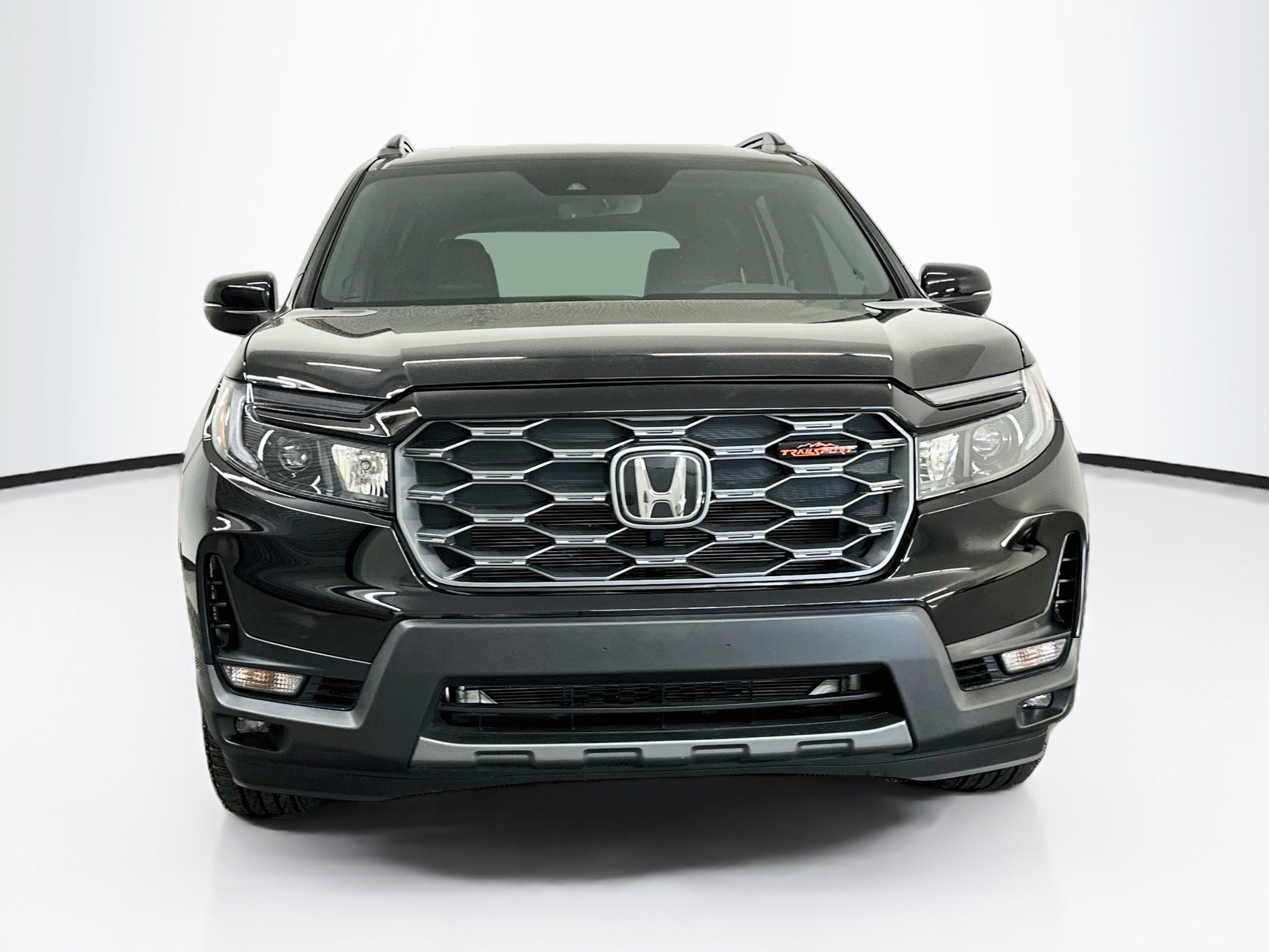 Used 2023 Honda Passport TrailSport image 2