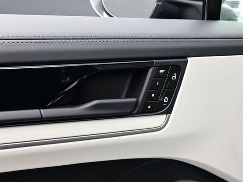 New 2026 Porsche Cayenne S image 8