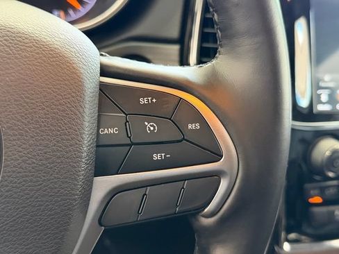 Used 2020 Jeep Grand Cherokee Altitude RWD image 26