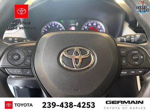 Used 2021 Toyota RAV4 XLE w/ Convenience Package FWD image 13