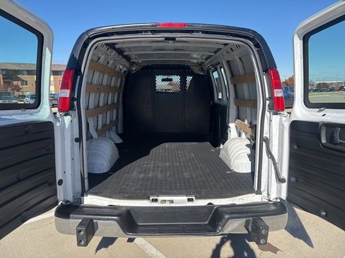 Used 2023 Chevrolet Express 2500 w/ Driver Convenience Package image 12