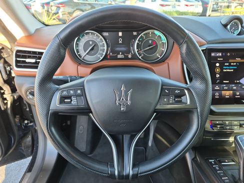 Used 2022 Maserati Ghibli GT RWD image 17