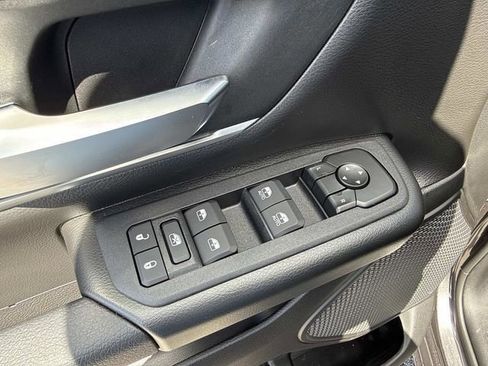 New 2026 RAM 1500 4x4 Crew Cab image 18