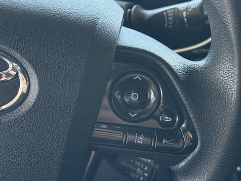 Used 2021 Toyota Prius LE image 29