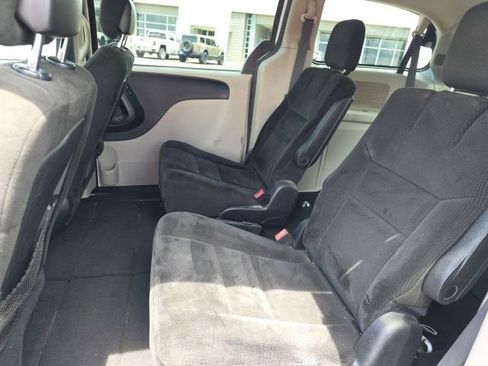 Used 2016 Dodge Grand Caravan SXT FWD image 10