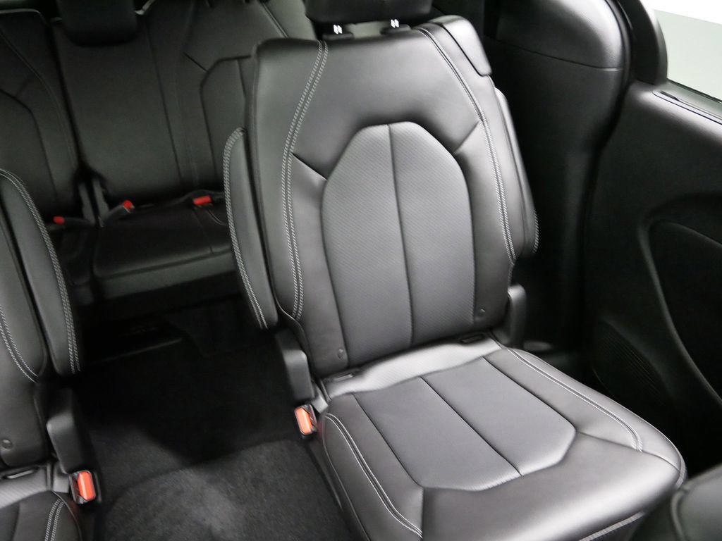 New 2026 Chrysler Pacifica Select AWD/4WD image 33