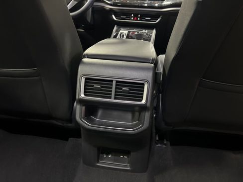 Used 2025 Volkswagen Atlas Cross Sport SE image 14