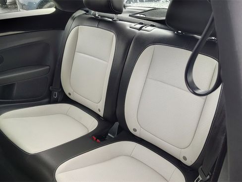 Used 2017 Volkswagen Beetle 1.8T SE image 22