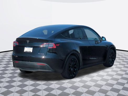 Used 2023 Tesla Model Y Long Range image 7