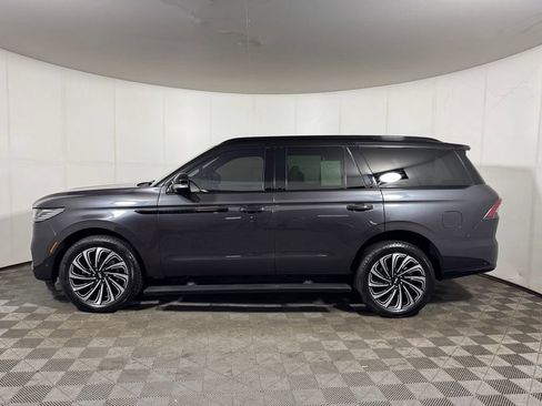 Certified 2025 Lincoln Navigator Black Label AWD/4WD image 2