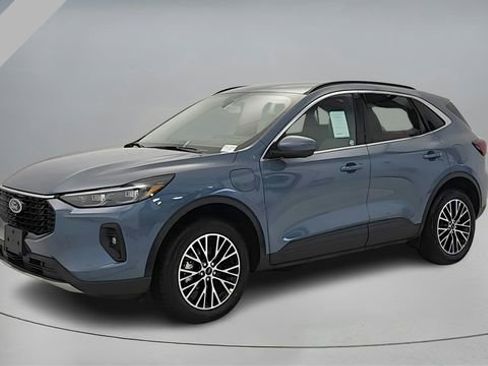 New 2026 Ford Escape SE w/ PHEV Premium Package FWD image 3