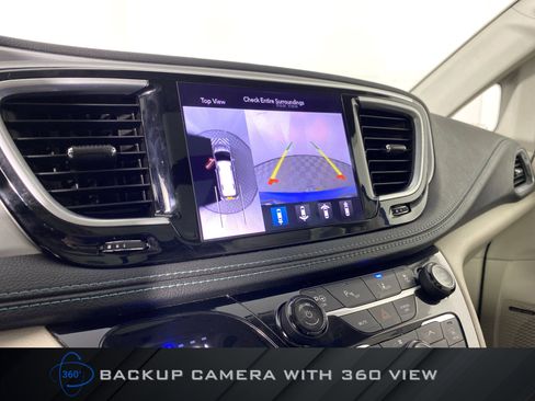 Used 2018 Chrysler Pacifica Limited w/ Advanced Safetytec Group image 5