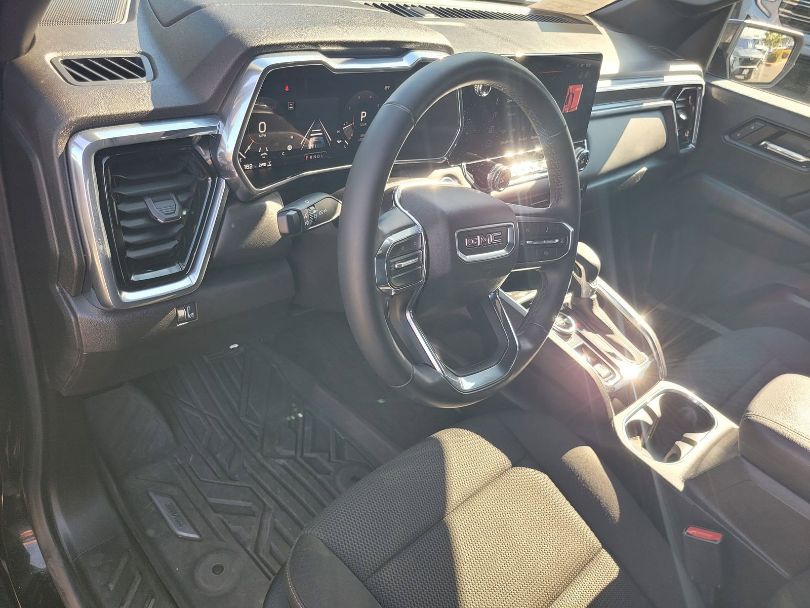 Used 2024 GMC Canyon Elevation w/ Convenience Package AWD/4WD image 8