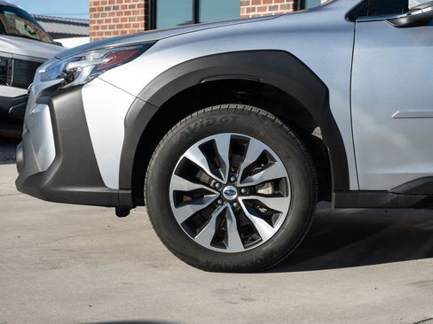 Used 2024 Subaru Outback Touring XT AWD/4WD image 4