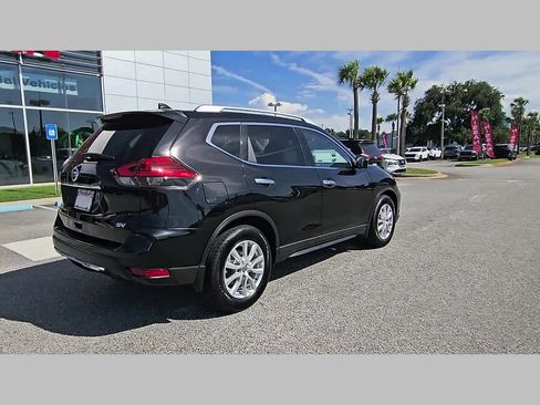 Used 2017 Nissan Rogue SV w/ SV Premium Package FWD image 35