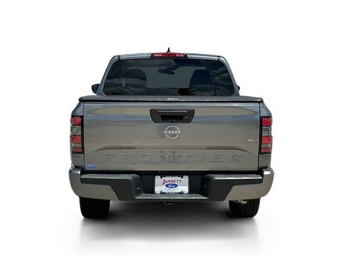 Used 2024 Nissan Frontier SV RWD image 6