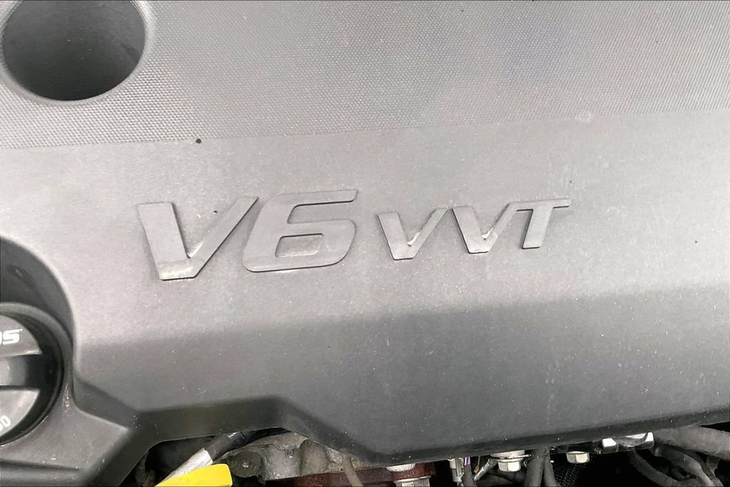 Used 2023 Buick Enclave Essence FWD image 34