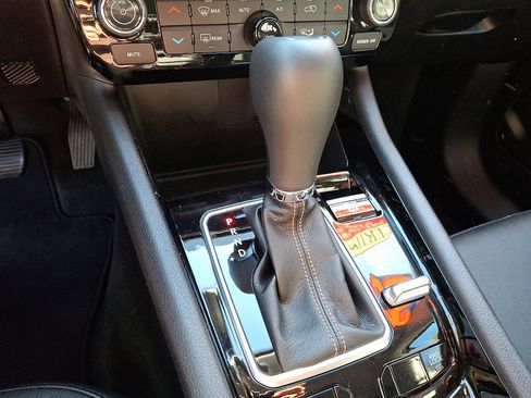 Certified 2022 Jeep Compass Limited image 15