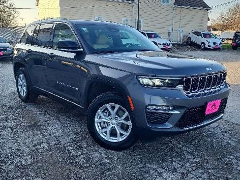 Used 2023 Jeep Grand Cherokee Limited w/ Trailer Tow Prep Group (B) AWD/4WD image 1