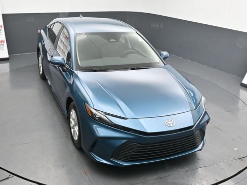 Used 2026 Toyota Camry LE image 27