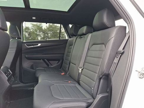 New 2026 Volkswagen Atlas Cross Sport SEL R-Line image 6