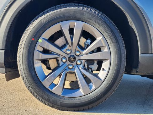 New 2026 Ford Explorer Active w/ Active Comfort Package image 11