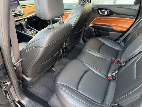 Certified 2024 Jeep Compass Limited w/ Sun and Sound Group image 19