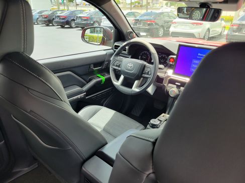 New 2026 Toyota 4Runner TRD Off-Road Premium AWD/4WD image 15