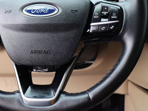 Used 2022 Ford Escape SE w/ Cold Weather Package FWD image 55