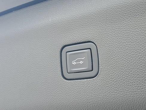 Used 2022 Buick Enclave Avenir w/ Trailering Package, 5000 lbs. AWD/4WD image 9