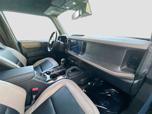 Used 2024 Ford Bronco Wildtrak image 27