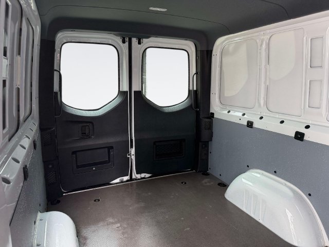 Used 2025 Mercedes-Benz Sprinter 2500 image 13