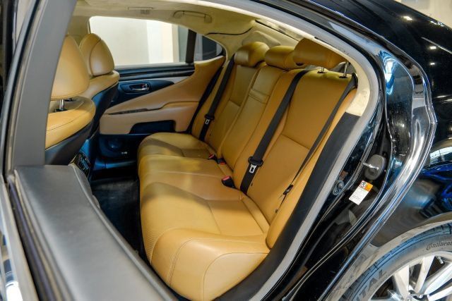 Used 2015 Lexus LS 460 w/ Comfort Package RWD image 52