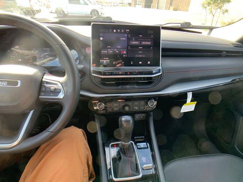 Used 2024 Jeep Compass Trailhawk image 20