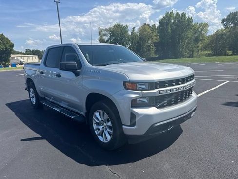 Used 2019 Chevrolet Silverado 1500 Custom w/ Custom Value Package AWD/4WD image 1
