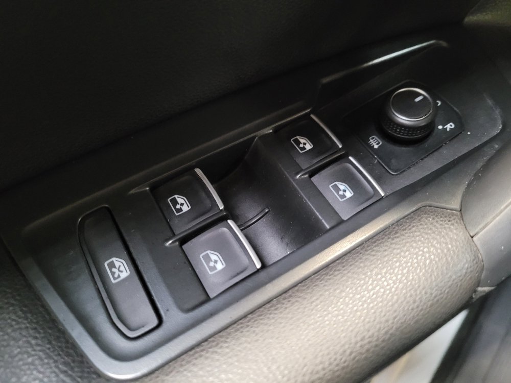 Used 2021 Volkswagen Tiguan SE w/ Panoramic Sunroof Package FWD image 27