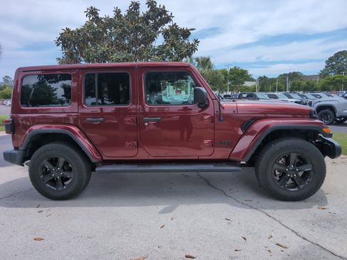 Used 2021 Jeep Wrangler Unlimited Sahara AWD/4WD image 11