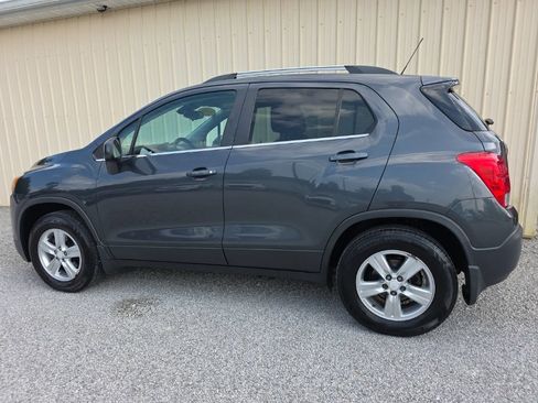 Used 2016 Chevrolet Trax LT w/ LT Sun and Sound Package AWD/4WD image 8
