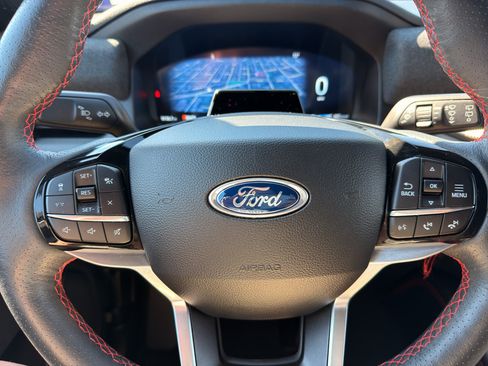 Used 2025 Ford Explorer ST-Line AWD/4WD image 28
