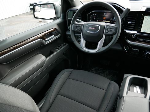 New 2026 GMC Sierra 1500 SLE w/ X31 Off-Road Package image 13