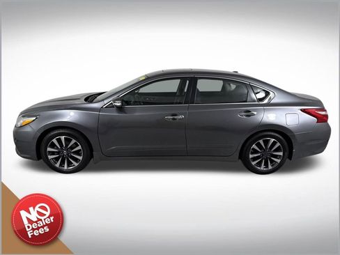 Used 2016 Nissan Altima 2.5 SV w/ Convenience Package image 7